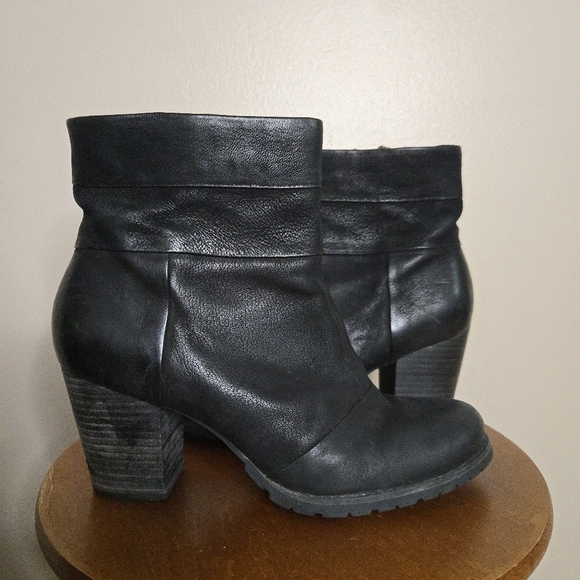 Clarks Women's Mission Manor Boot Black Nubuck - Picture 1 of 7